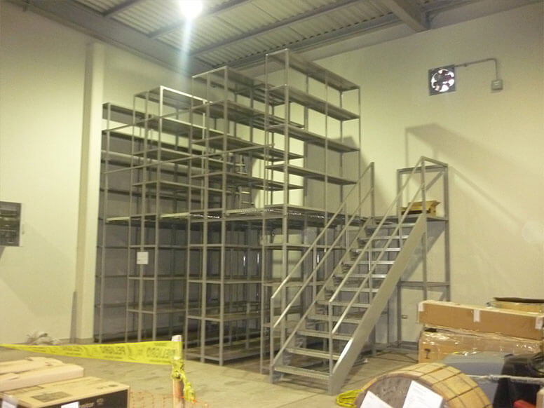 Estante de angulos ranurados anaquel con separadores con entrepiso 2