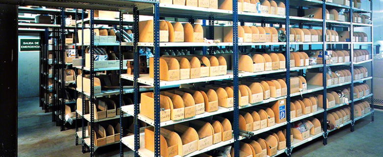 Estantería metálica fija