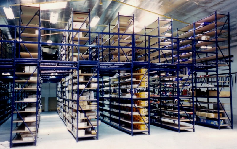 ijmetalcorp-img-producto-estanteria-metalica-entrepiso-1